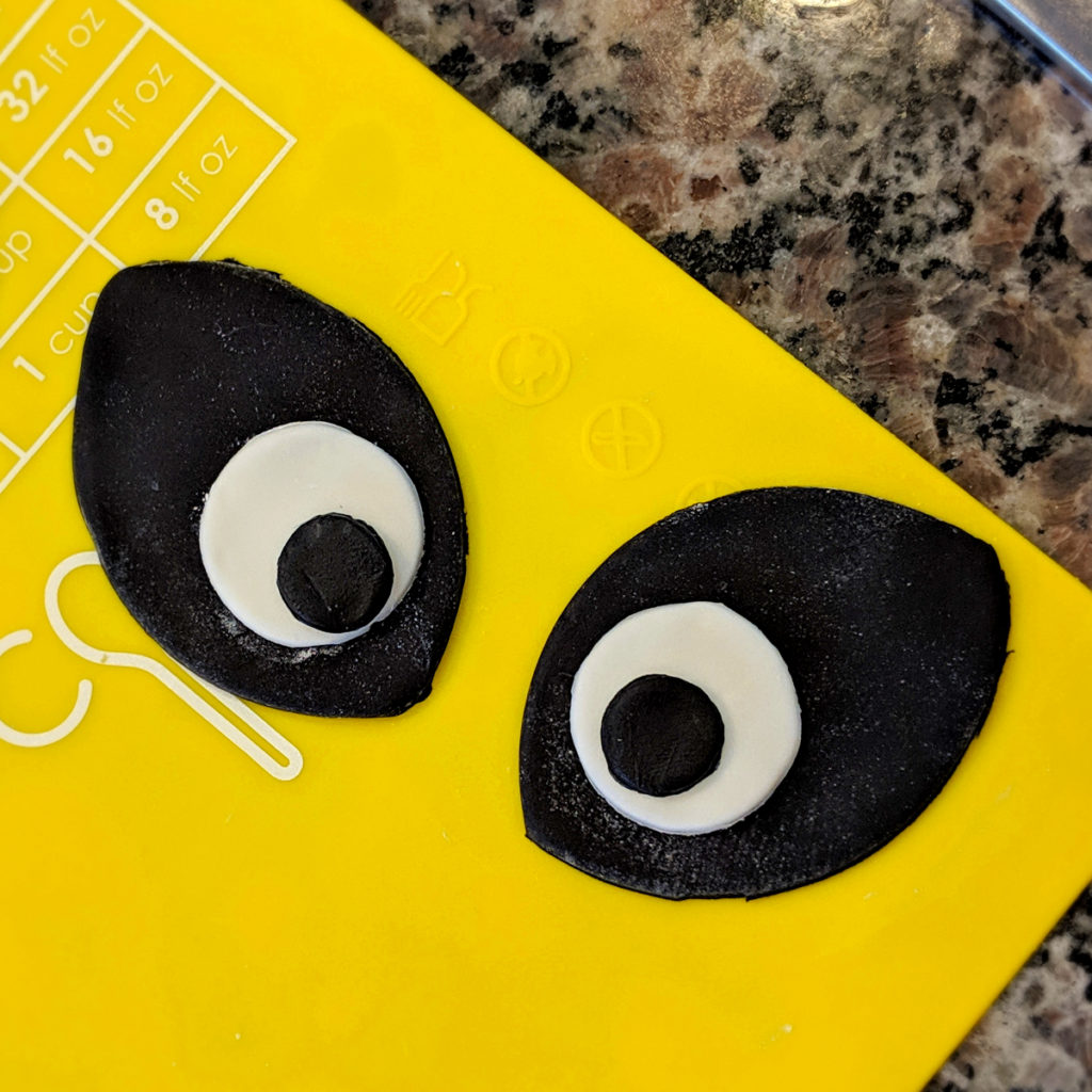 Fondant eagle eyes