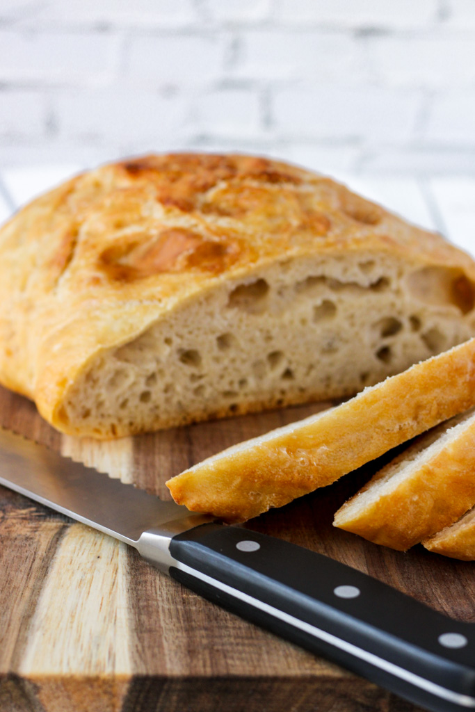 No Knead Dutch Oven Bread | Bakes & Blunders