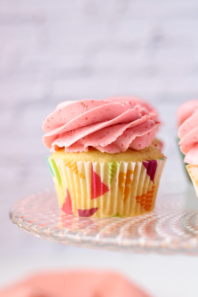Vegan Vanilla and Strawberry Cupcakes | Bakes & Blunders