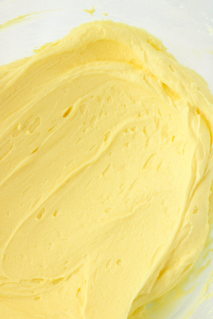 Yellow Lemon Curd Buttercream